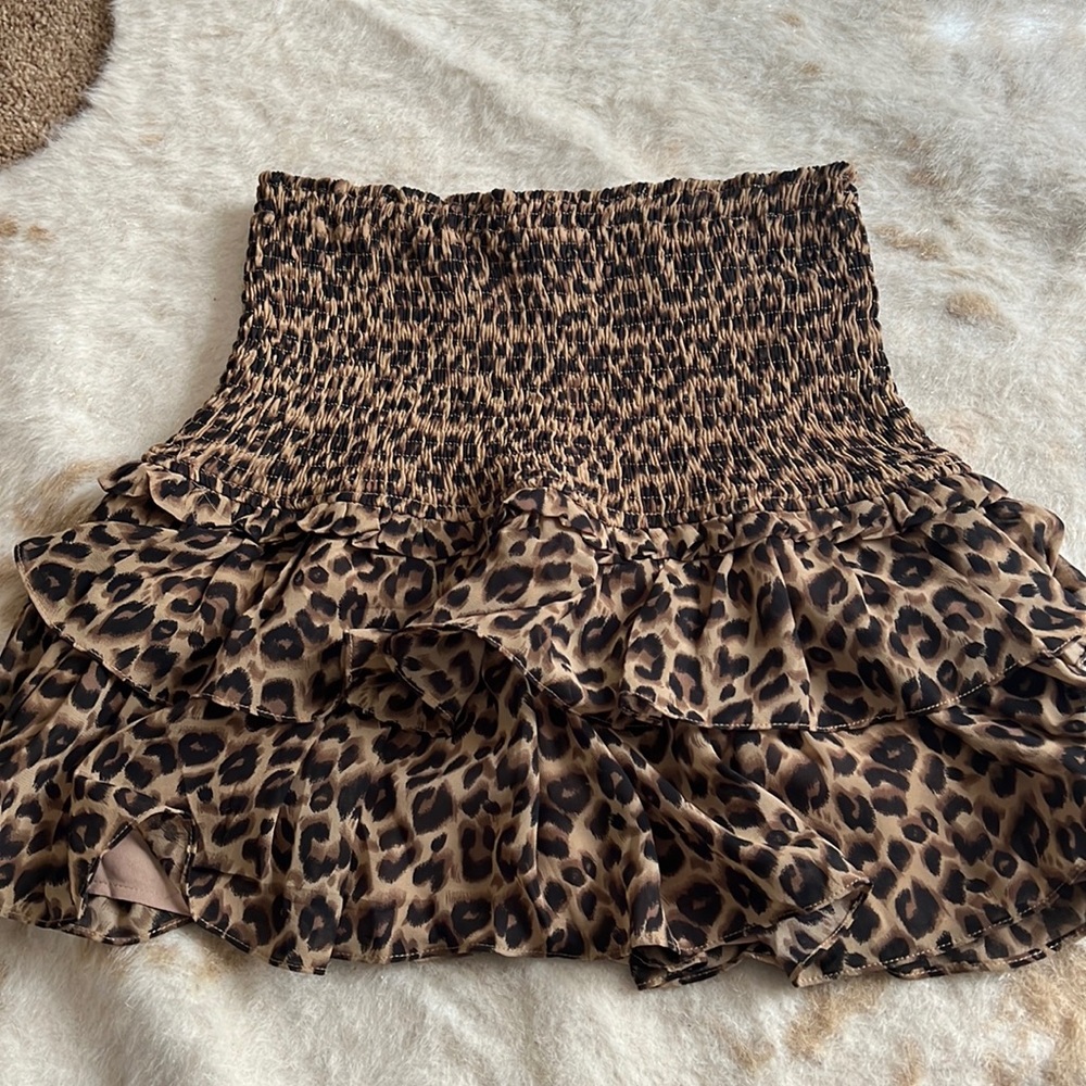 Leopard print smocked ruffle skirt